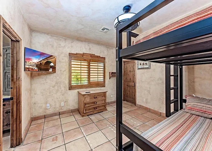 Southwest Oasis Pool Pool Table Sleep20 Holiday home Lake Havasu City